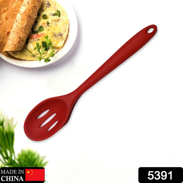 Non-stick silicone turner